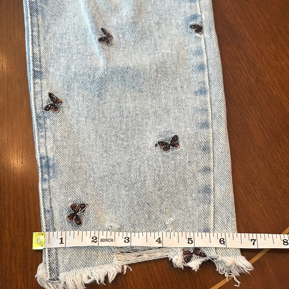 Light Wash Butterfly Embroidered Distressed Jeans - Picture 9 of 13